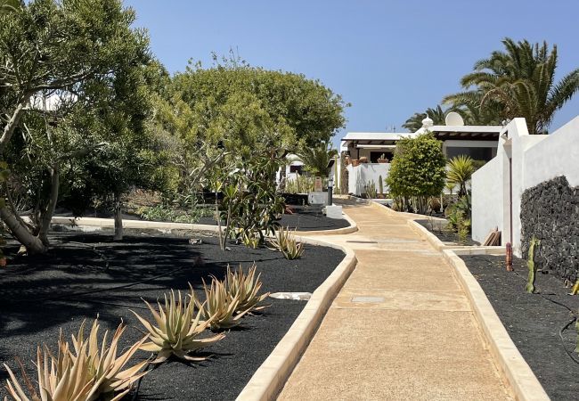 Bungalow en Costa Teguise - Casahost Bastian Beach Bungalow en Costa Teguise - Casahost Bastian Beach
