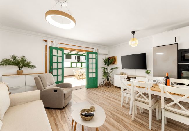 Apartamento en Puerto del Carmen - Casahost Casa Arrocha Playa