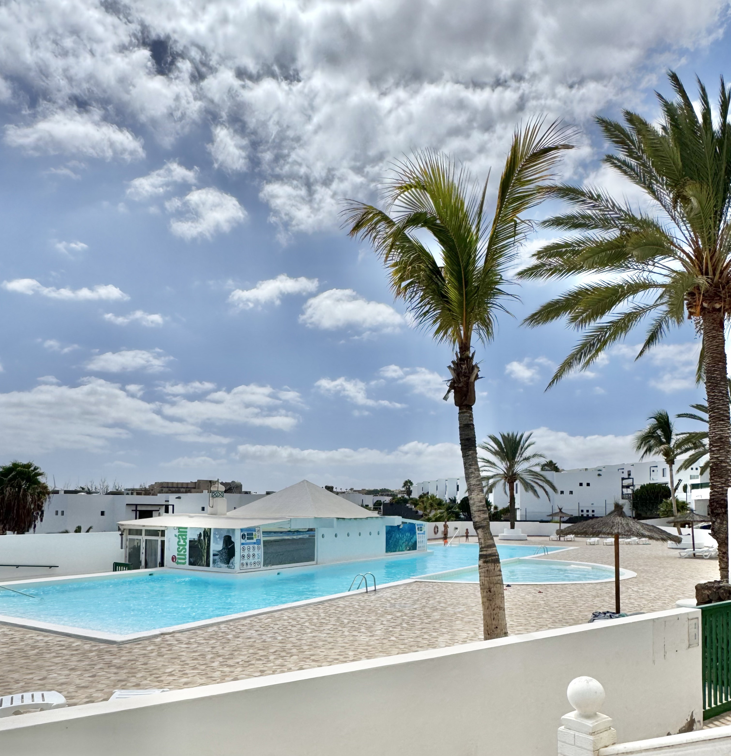 Apartamento en Costa Teguise - Casahost Ocean Blue Pool View