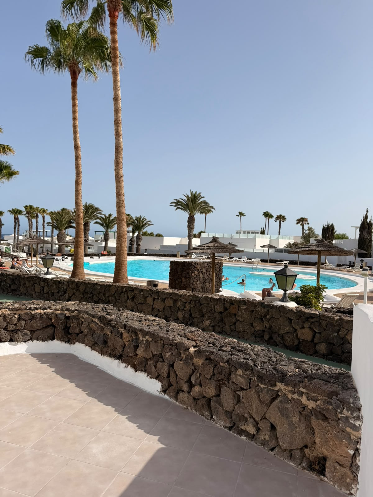 Apartamento en Costa Teguise - Casahost Las Coronas Poolside