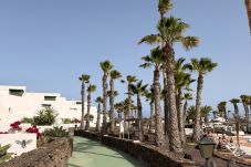 Apartment in Costa Teguise - Casahost Las Coronas Poolside