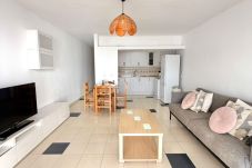 Apartment in Costa Teguise - Casahost Las Coronas Poolside