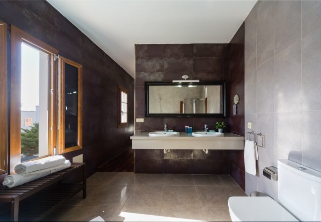 Villa in Costa Teguise - Aquavilla Private Pool Villa in Costa Teguise - Aquavilla Private Pool