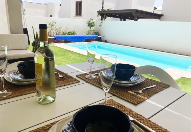 Villa in Costa Teguise - Aquavilla Private Pool Villa in Costa Teguise - Aquavilla Private Pool