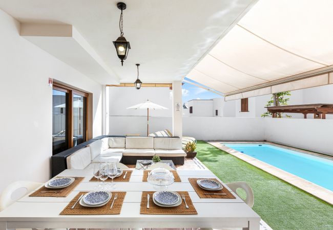 Villa in Costa Teguise - Aquavilla Private Pool Villa in Costa Teguise - Aquavilla Private Pool