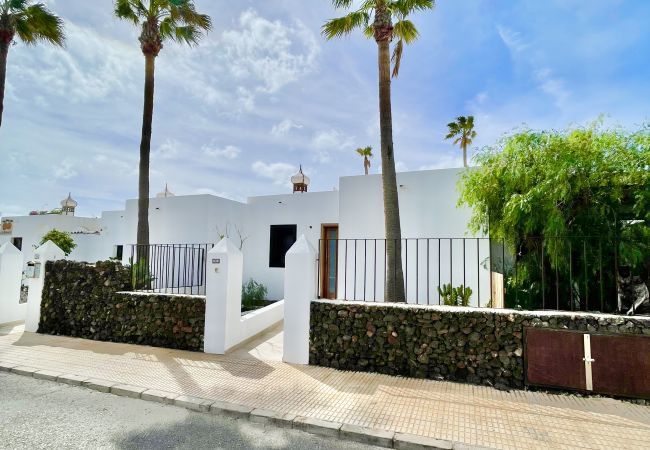 House in Puerto del Carmen - Casahost Townhouse Lise House in Puerto del Carmen - Casahost Townhouse Lise