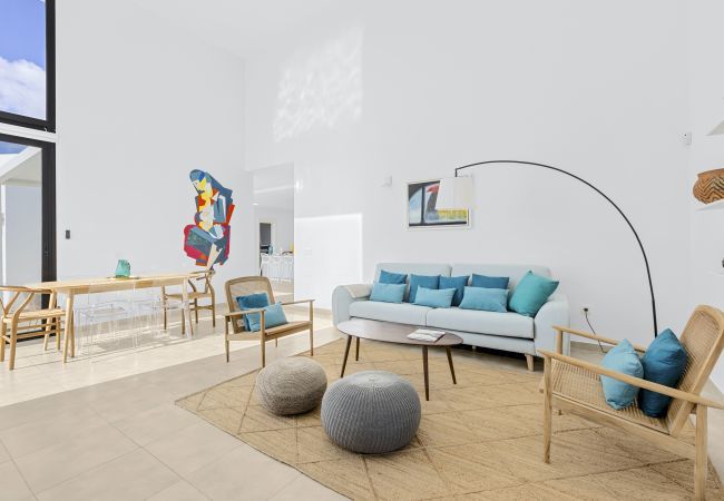 Villa in Tías - Casahost Fontaine Bleue Villa Villa in Tías - Casahost Fontaine Bleue Villa