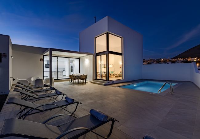 Villa in Tías - Casahost Fontaine Bleue Villa Villa in Tías - Casahost Fontaine Bleue Villa