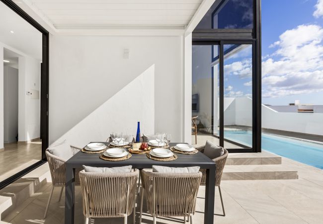 Villa in Tías - Casahost Fontaine Bleue Villa Villa in Tías - Casahost Fontaine Bleue Villa