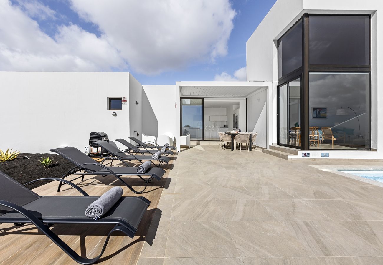 Villa in Tías - Casahost Fontaine Bleue Villa Villa in Tías - Casahost Fontaine Bleue Villa