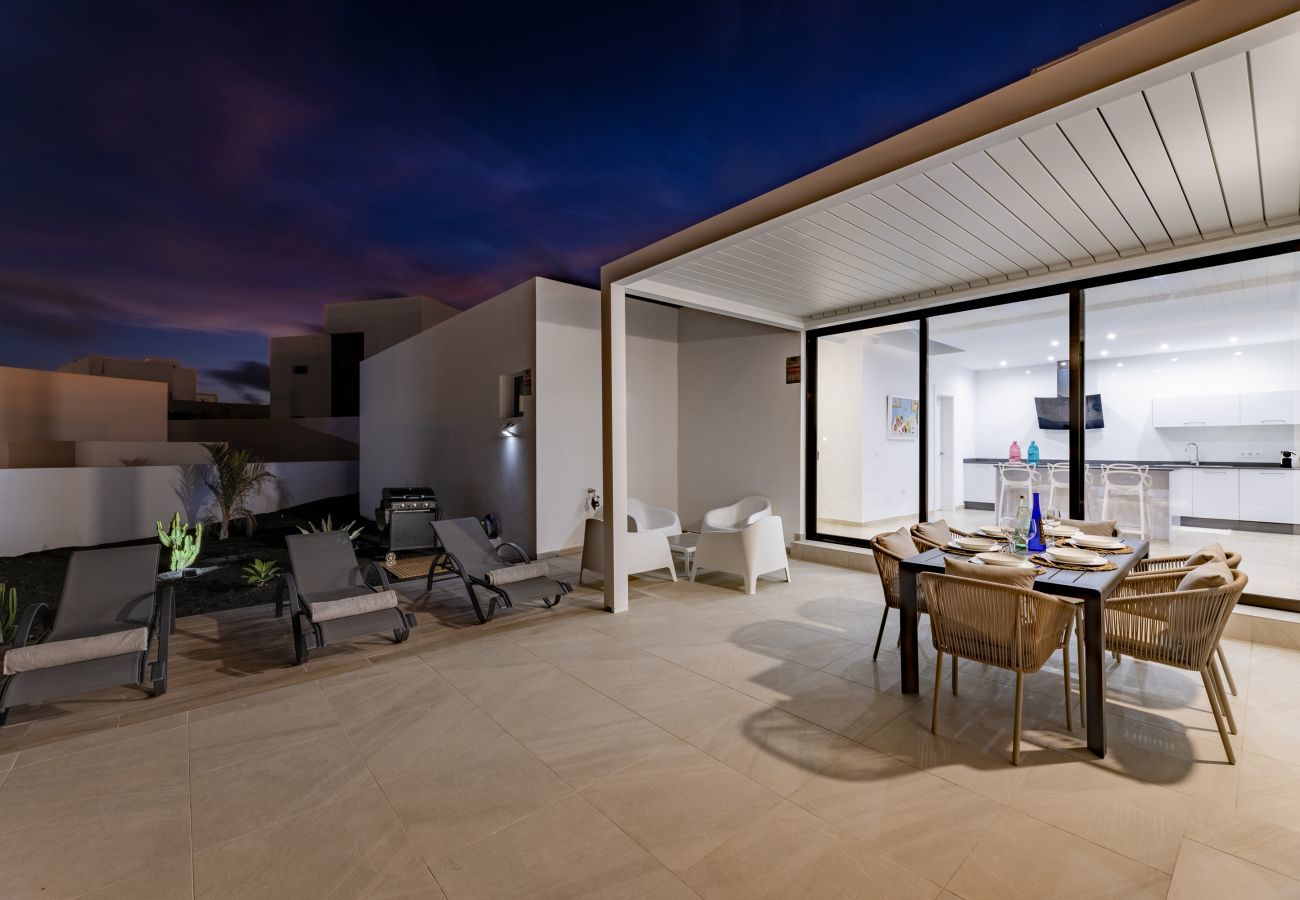 Villa in Tías - Casahost Fontaine Bleue Villa Villa in Tías - Casahost Fontaine Bleue Villa