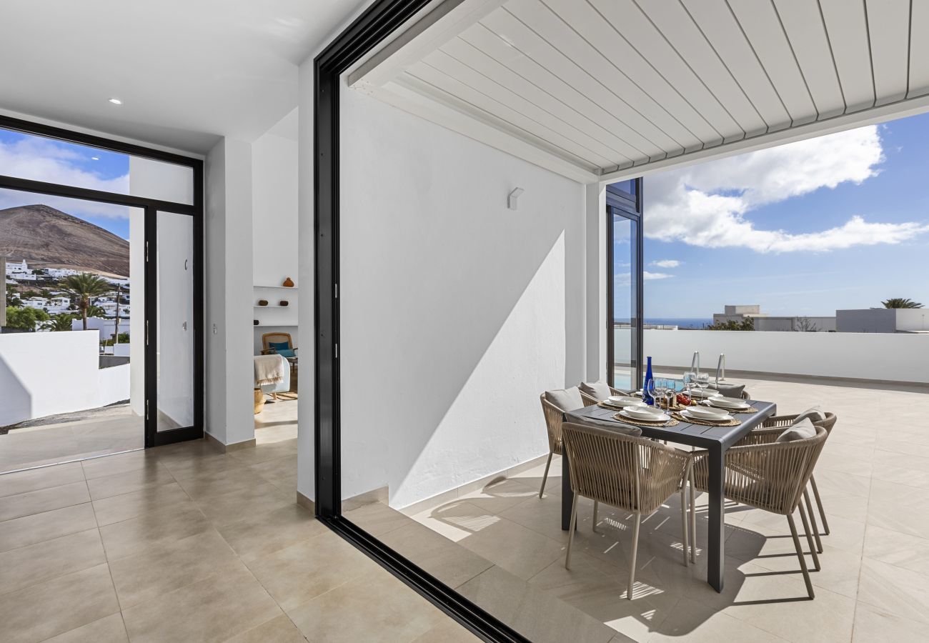 Villa in Tías - Casahost Fontaine Bleue Villa Villa in Tías - Casahost Fontaine Bleue Villa